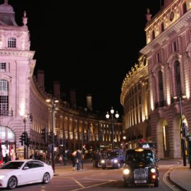 Picadilly Circus – Luzes e diversão em Londres!