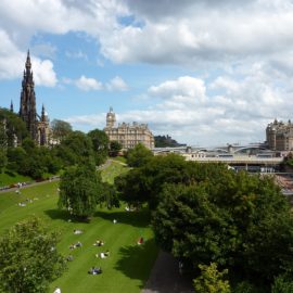 Princes Street: Conheça o mais icônico jardim de Edimburgo na Escócia